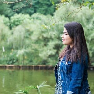 Meet your Posher, Lorna